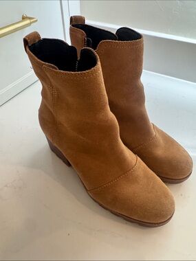 Sorel Cate Suede Brown Ankle Booties